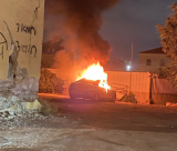 يافا: احتراق مركبة في شارع ييفت دون إصابات